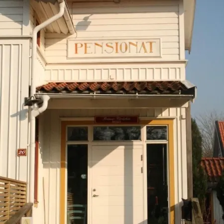 Brännö Värdshus & Pensionat Baggen Отели рядом с достопримечательностью «Крепость Эльвсборг»