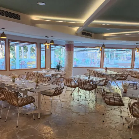 Ocean International Hotel
