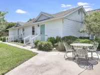 Coast Oaks Cottage 3 1 Bedroom Cottage by RedAwning Hotels in Rockport