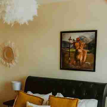 Lovely Bohemian Apartment in Heart of City Life Rooms