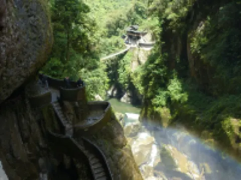 ホテル ラ カサ アマリージャ シティ バーニョスのホテル