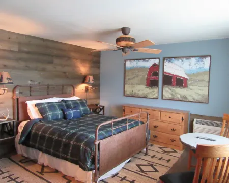Big Bear Motel Hotels in Cody