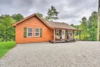 Charming Jamestown Cabin w/ Large Backyard! - Wifi
