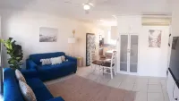 Cosy rainbow bay unit 100m from the beach
