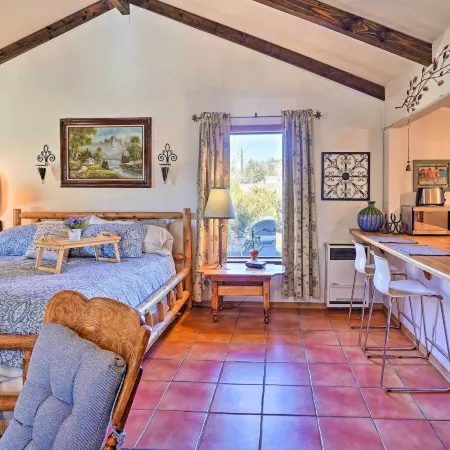 Cozy 'Story Book Barn Cottage' w/ Scenic View