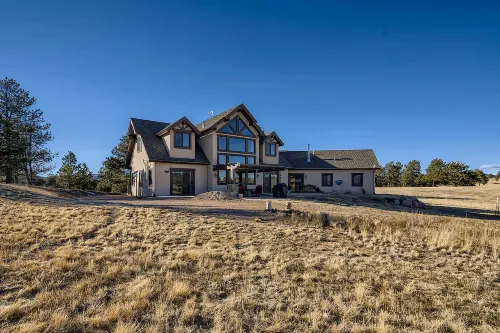 Idyllic Florissant Cabin w/ Patio & Hot Tub! - Homestays