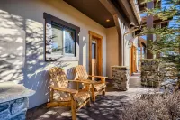 Idyllic Florissant Cabin w/ Patio & Hot Tub! - Homestays