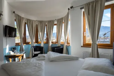 B&B Hotel Heimgartl Các khách sạn gần Helbling Haus