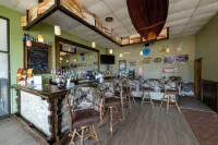 Scotty's Lakeside Resort - bar