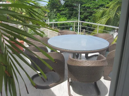 Lili House Отели рядом с достопримечательностью «Плайя Спрат Бигт»