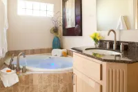 Inn on Lake Granbury - Hot Tub