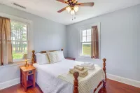Updated Cape Charles Home ~ 2 Mi to Beachfront! - Wifi