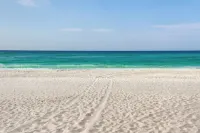 Bayfront Pensacola Beach Condo w/ Pool & Elevator - Beach
