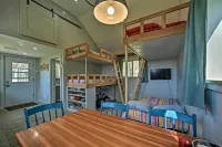 Fire Pit + Gas Grill: Secluded Studio in Milford! - Wifi