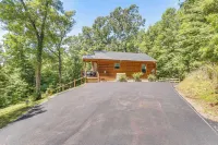 Private Hot Tub and EV Charger Cozy Murphy Cabin! - spa