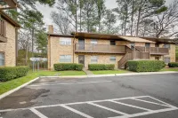 3 Mi to Dtwn Hot Springs: Modern Condo! - spa