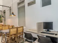 Hotel Alcaravan Medellín メデジンのホテル