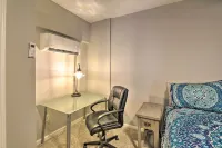 1/2 Mi to Beach: Convenient Retreat in Galveston!