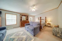 Secluded Ohio Getaway on 65 Acres! - balcony