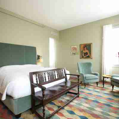 Hotel on North Rooms