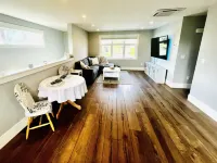 Guest suite in Fairwinds! 2 minutes from golf course w/ putting green in yard! Hotels in Nanaimo E
