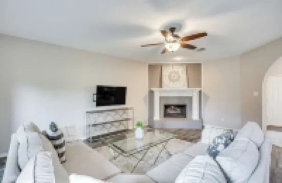 Pet-friendly Allen Home ~ 30 Mi to Dallas!