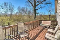 Wine Country Retreat w/ Fire Pit + Sunroom! Hotel di Lumpkin County