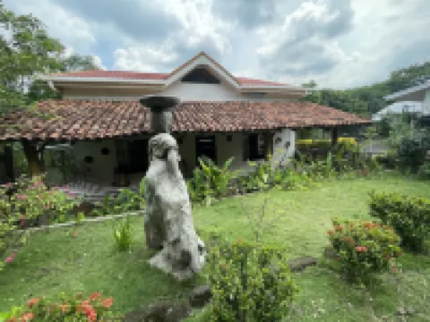 Casa Girasol Hospedaje y Tours Hotels in San Lorenzo