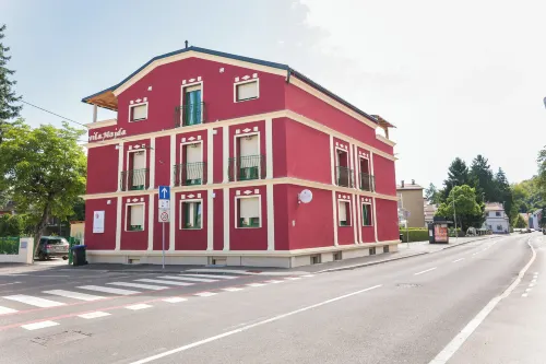 Apart Hotel Asteria Hotels in Siska District