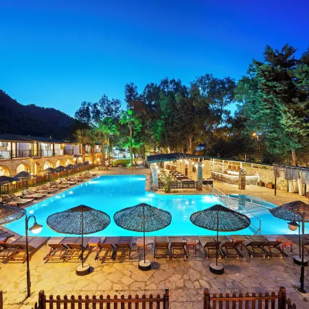 Alados Otel