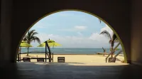 Bananas on the Beach - شاطئ
