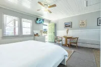 Tower Circle Motel - Beach