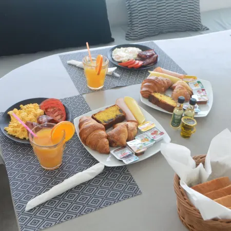 Flaskos Suites