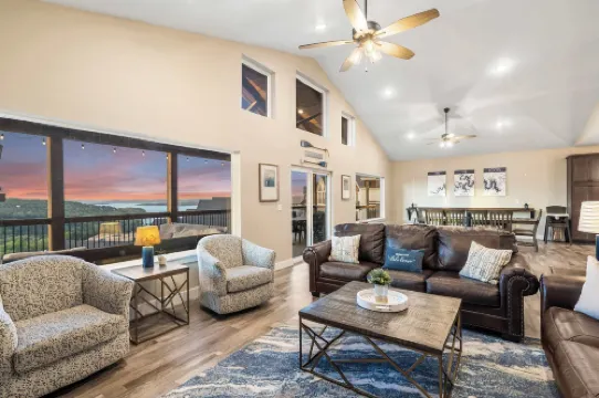 On The Rocks - Home for 16!