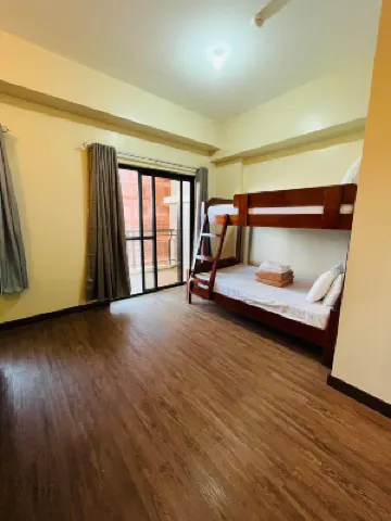 Outlook Ridge Residences Hotels in 