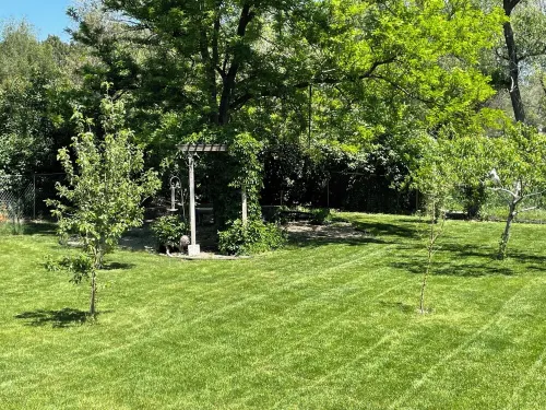 3-bedroom house in lovely Pierre with AC, WiFi. Super host on the other site Hotels in Pierre