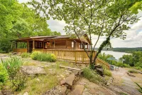 Eagle Rock Gem on Table Rock Lake w/ Decks & Grill - 2-Star
