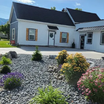 A house in the heart of Logan with shops, restaurants, and experiences near.