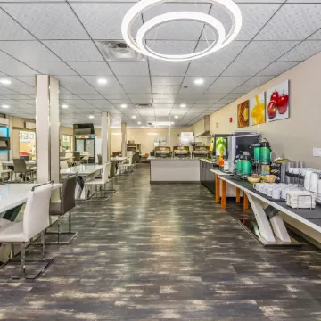 Quality Inn Sunshine Suites