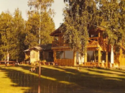 Comfortable House With Kitchen On The Chena River. Family Friendly. Hotels in College