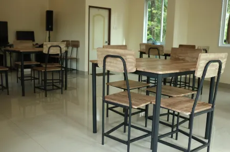 Baan Sara Boutique Resort Отели рядом с достопримечательностью «Wat Bang Khae Noi»