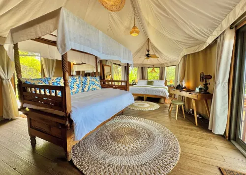 Palau Carolines Resort Hotel a Meyungs
