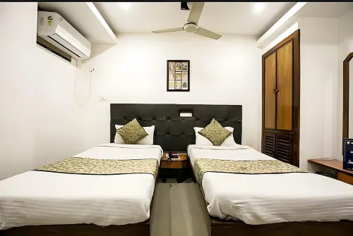 Hotel Pathik Bhopal , Madhya Pradesh