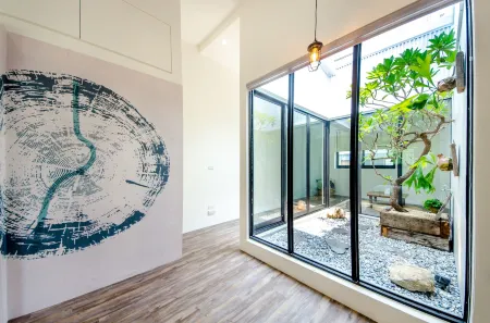 Treehouse Отели рядом с достопримечательностью «Former Tait & Co. Merchant House»