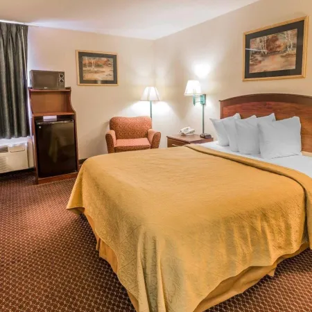 Quality Inn Pell City I-20 Exit 158 Отели в г. Сент-Клэр