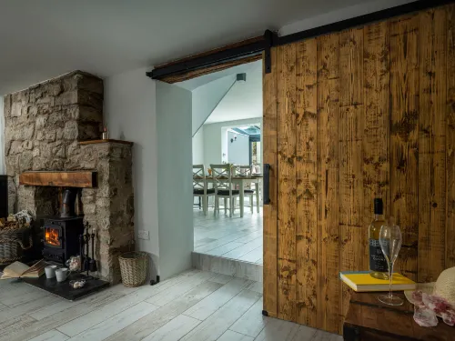 Esmor Cottage - 2-Star