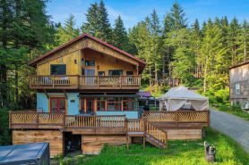 Salmon Return and Wildlife Roam Ketchikan Getaway!