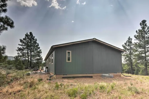 Secluded Boulder House - Next to National Forests!