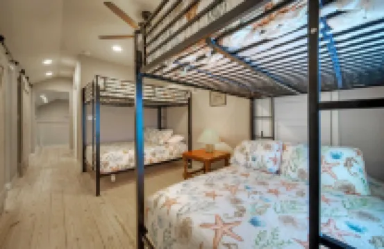 Sleeps 28 2 Homes w Boat Dock Waterfront Pool Laguna Village Haven