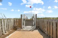 블루 마린 바이 어반트스테이 비치프론트, 전망 있음, 수영장 이용 가능, 비치 의자